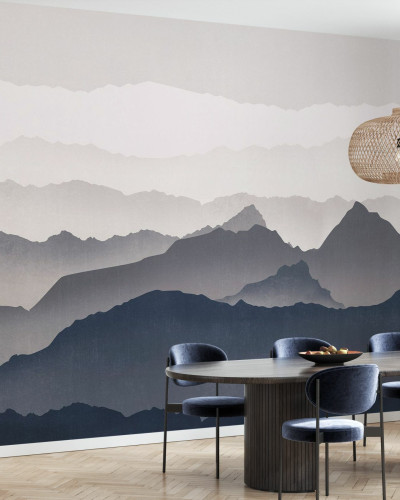 Wallpaper cu design minimalist cu munți în tonuri de albastru și gri deschis, perfect pentru un living modern.