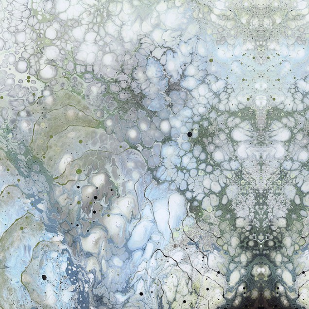 Tapet cu design abstract in nuante de albastru, verde și gri.