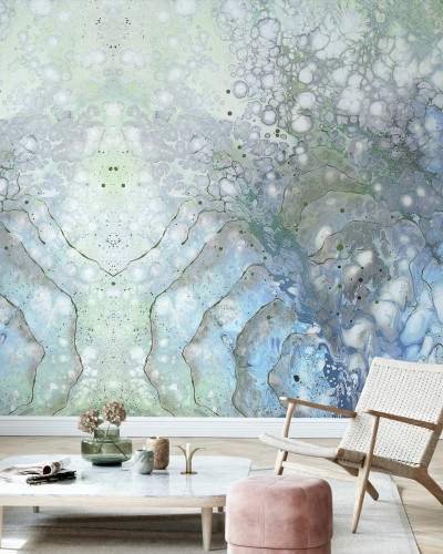Tapet abstract Aura Moon cu nuanțe de albastru și verde, ideal pentru living, dormitor sau birou.