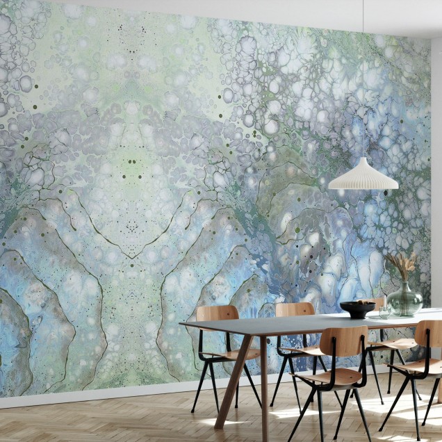 Tapet abstract Aura Moon cu nuanțe de albastru și verde, ideal pentru living, dormitor sau birou.