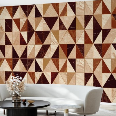 Tapet cu design geometric in nuante de marmura burgund si caramel.