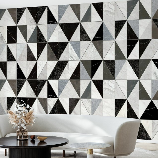 Tapet geometric din marmură, cu triunghiuri de marmură neagră, gri și alb