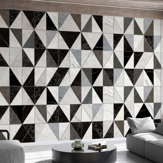 Tapet geometric din marmură, cu triunghiuri de marmură neagră, gri și alb