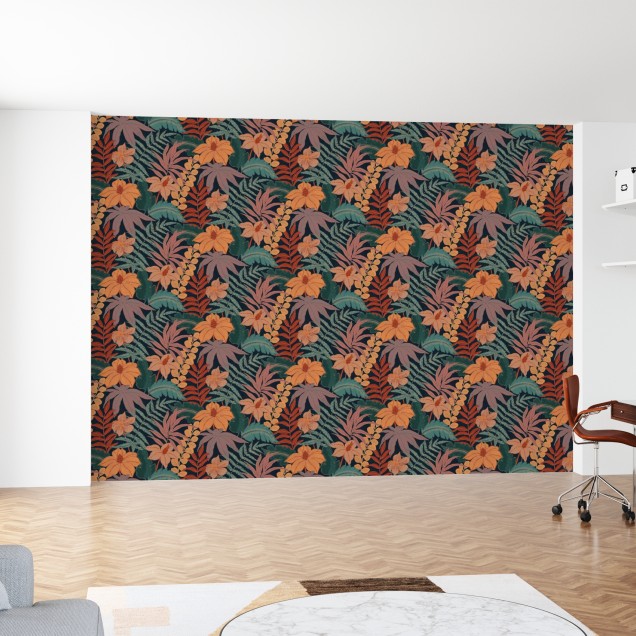 Tapet cu design floral tropical, cu frunze tropicale si flori portocalii, pe un fond albastru inchis