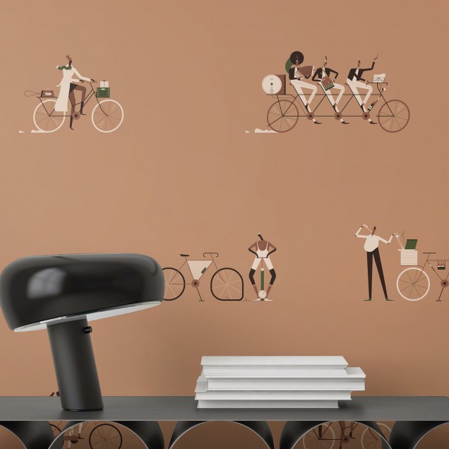 Tapet cu design modern, Ride II, cu imagine cu un grup de oameni care se bucura de o plimbare cu bicicleta pe un fundal in culori calde.