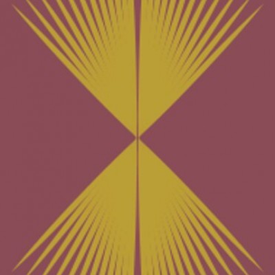 Tapet geometric cu model subtil, tonuri calde de roșu și auriu