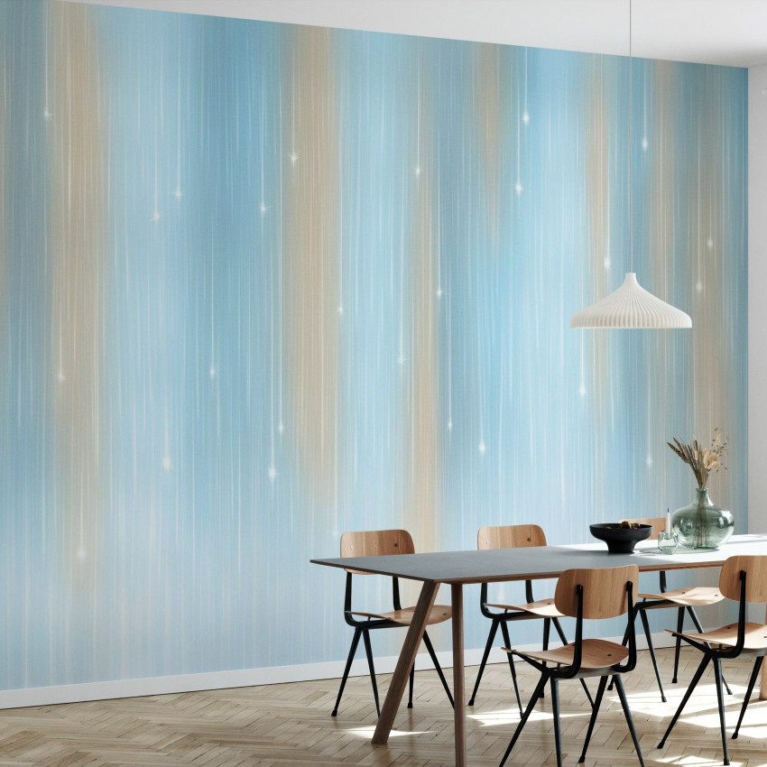 Tapet Starfall, Peachy cu design modern, în tonuri de piersică pal, cu linii verticale fine și steluțe delicate.