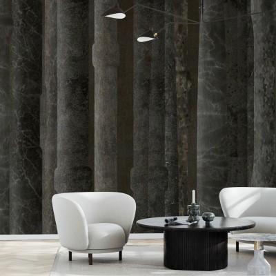 Tapet Column, Warm Black, cu textură de marmură, în tonuri de gri închis, aplicat pe un perete din living.