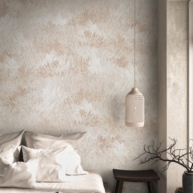 Tapet Meadow, Light Pink, cu model de frunze delicate în nuanțe de roz pal, perfect pentru dormitoare, livinguri sau birouri.