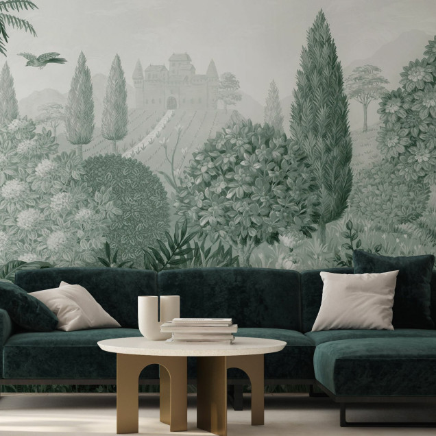 Tapet cu design toscan, Tuscan Splendor, Green - Panorama. Prezinta un peisaj cu palmieri, flori si un conac in tonuri de verde si gri.