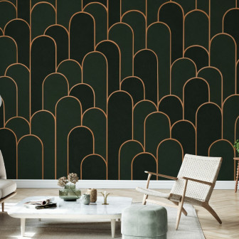 Fototapet cu model de arce verzi și detalii aurii într-un living modern