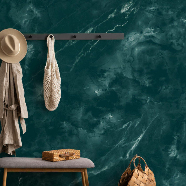 Fototapet cu aspect de marmură verde într-un interior modern