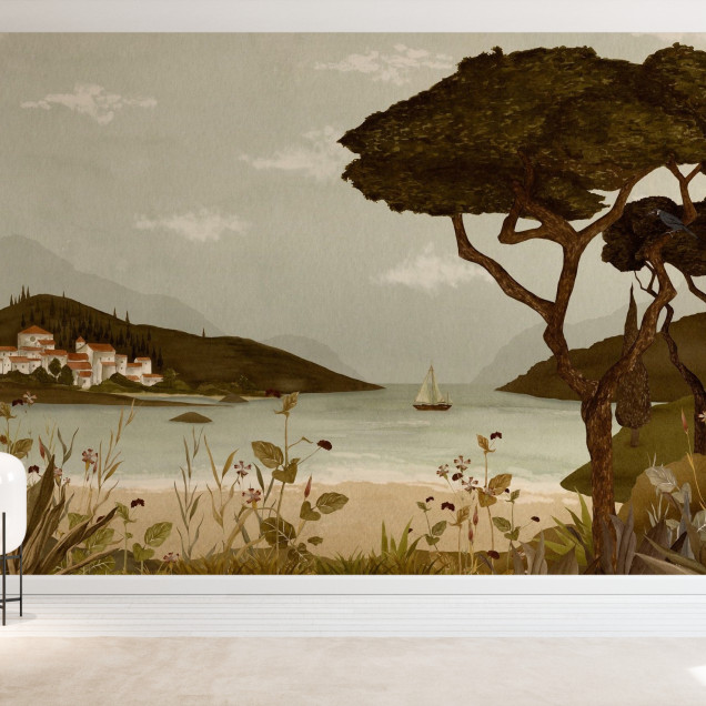 Fototapet cu peisaj mediteranean, barcă pe apă și vegetație luxuriantă