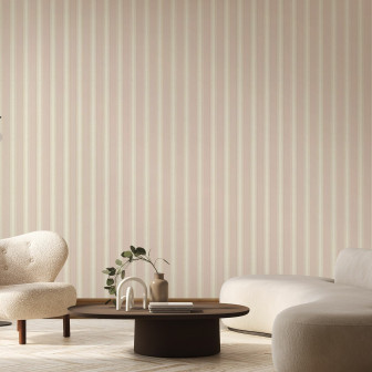 Tapet cu dungi verticale roz într-un interior elegant
