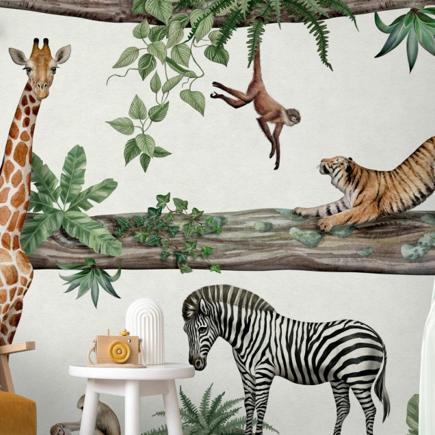 Fototapet cu animale sălbatice într-un decor de junglă