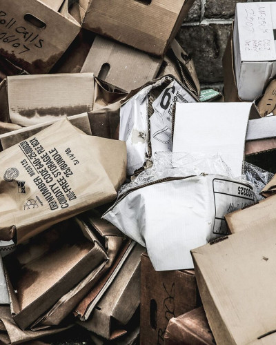 Tapet 3D One Man's Trash (Is Another Man's Treasure) cu design industrial