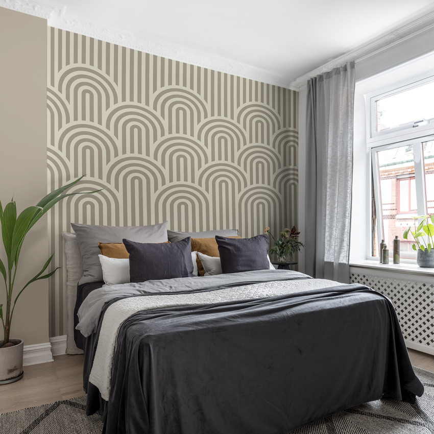 Tapet cu design geometric minimalist, cu linii simple și arcurile rotunjite, în culori neutre, ideal pentru dormitor.