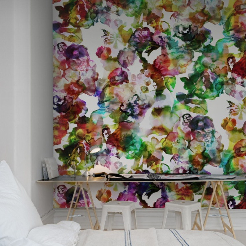 Tapet floral abstract cu acuarelă în nuanțe vibrante.