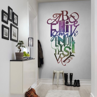 Tapet Ink Letters, Rainbow, cu litere stilizate în culori vibrante, perfect pentru a adăuga personalitate oricărei camere.