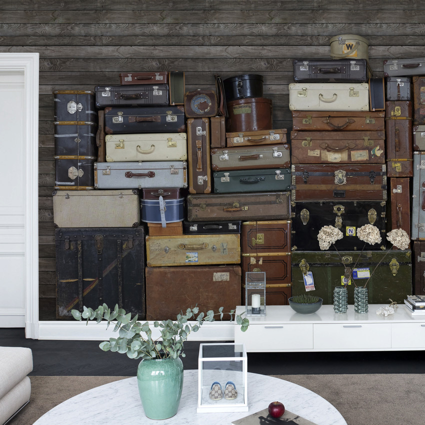 Tapet cu valize stivuite, design vintage