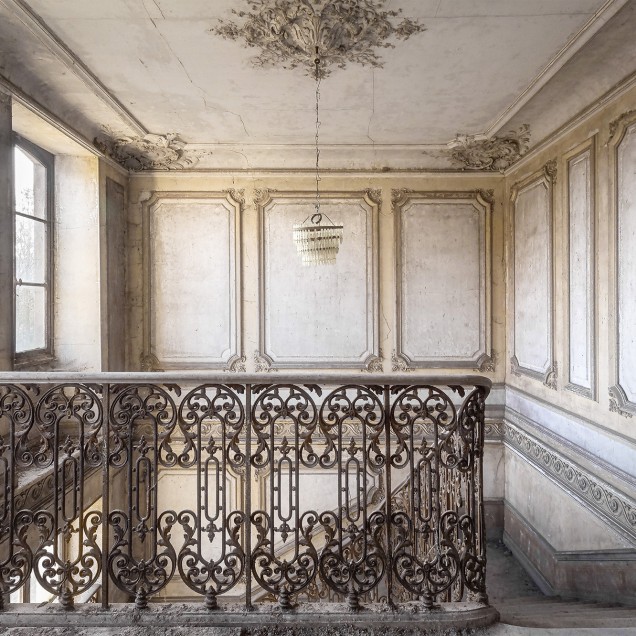 Fototapet Staircase cu design vintage elegant