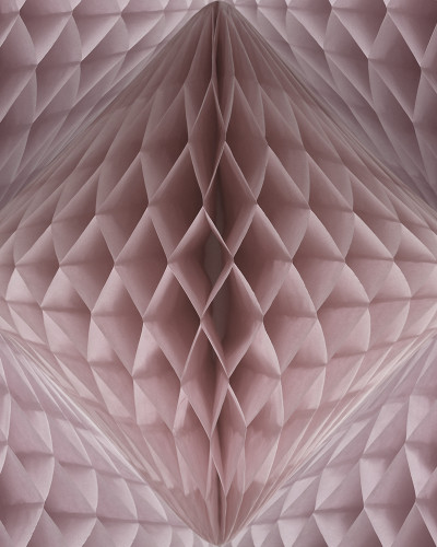 Tapet 3D Pom Pom, cu un model geometric elegant, în nuanțe de roz.