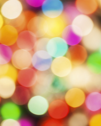 Tapet colorat cu efect de confetti în decor interior