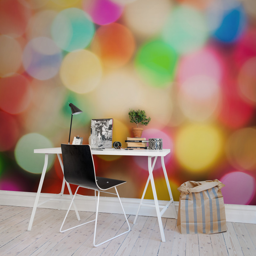 Tapet colorat cu efect de confetti în decor interior