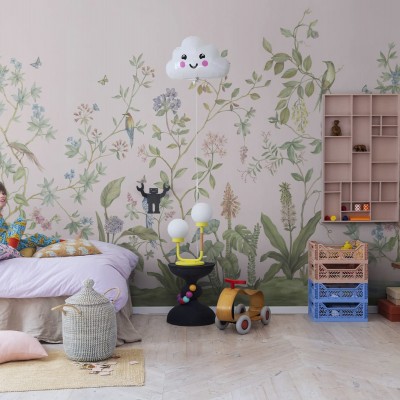 Tapet Chinoiserie Pink cu flori delicate și păsări colorate, pe fond roz.