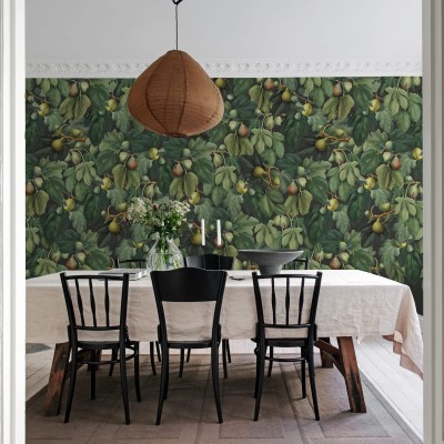 Tapet cu design natural, Fig Tree, Lush, infatiseaza un copac de smochine luxuriant, creand o atmosfera relaxanta in orice incapere.