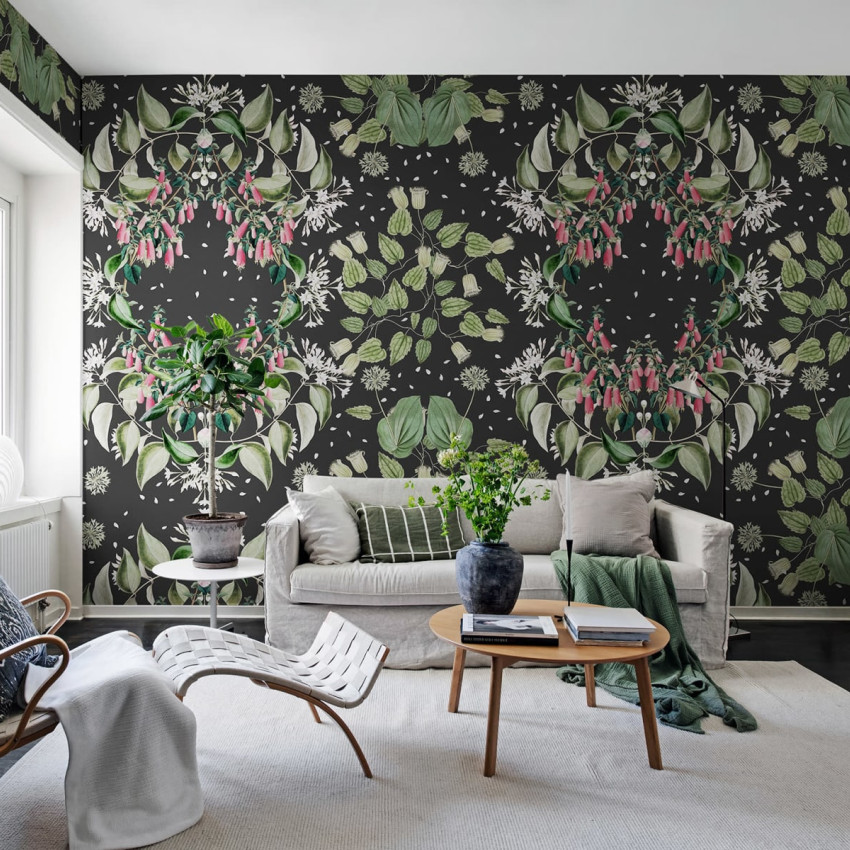 Tapet cu flori Lotus, negru - Design delicat cu flori roz și frunze verzi pe fond negru