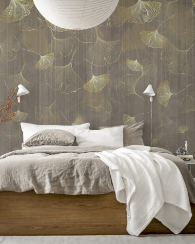 Tapet Ginkgo Leafs cu frunze de ginkgo imprimate pe un fond de lemn gri.