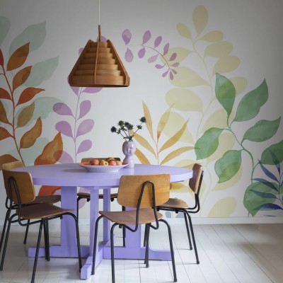 Tapet cu frunze delicate pictate în acuarelă, perfect pentru a aduce o notă de eleganță și relaxare oricărei camere.