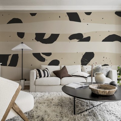 Tapet cu dungi negre si forme geometrice abstracte pe fundal bej