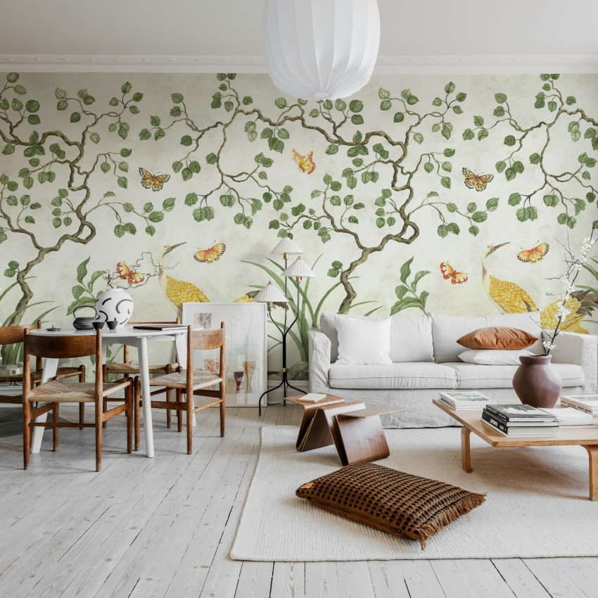 Tapet bej cu design auriu în baie