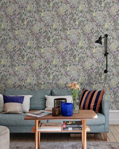 Wallpaper cu design floral pastelat, cu fructe și frunze, ideal pentru a adăuga o notă de eleganță și stil camerei.