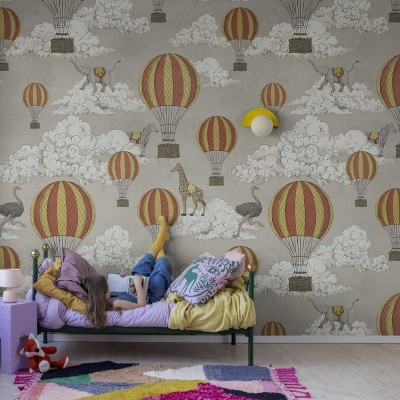 Tapet Dreamscape cu baloane cu aer cald si animale simpatice, culori pastelate si design vintage.