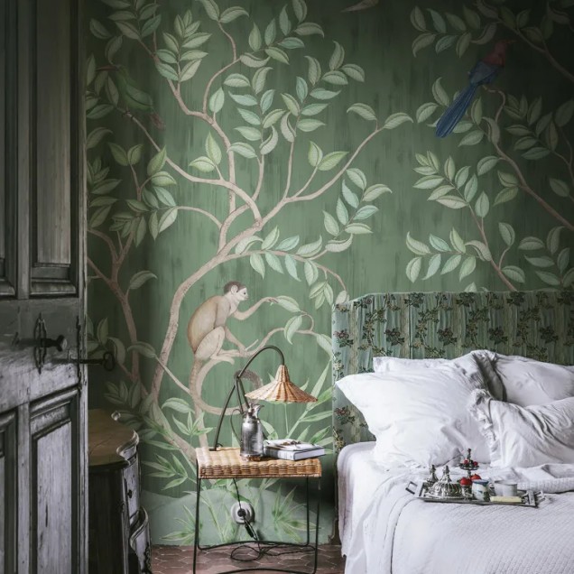 Tapet cu design tropical cu maimute, pasari si copaci verzi