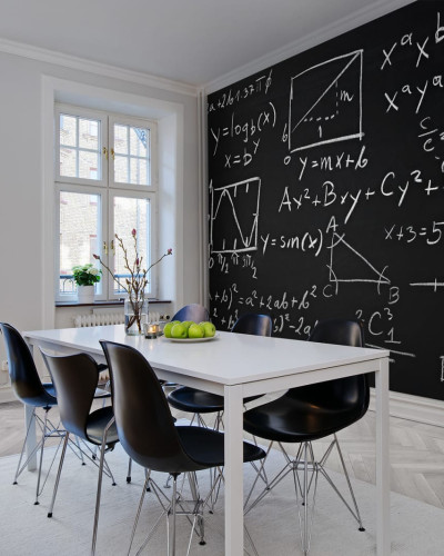 Tapet cu simboluri matematice pe fundal negru
