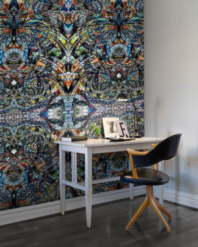 Tapet geometric cu modele intricate si culori vibrante, Kaleidoscope, perfect pentru living, dormitor sau birou.