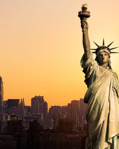 Imagine cu un tapet cu Statuia Libertății, un simbol iconic al Americii.