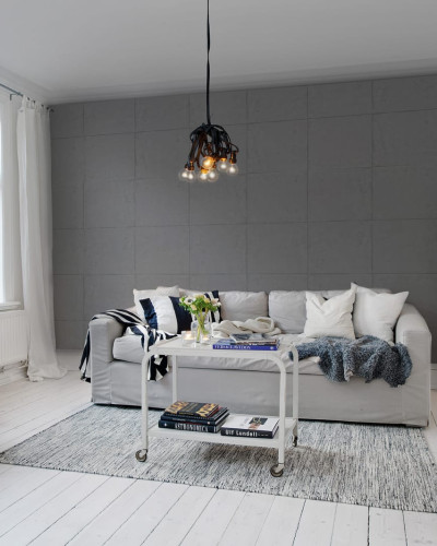Tapet cu aspect de beton în living