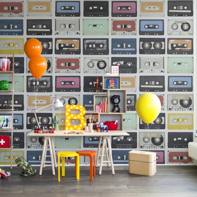 Tapet cu design vintage de casete audio.