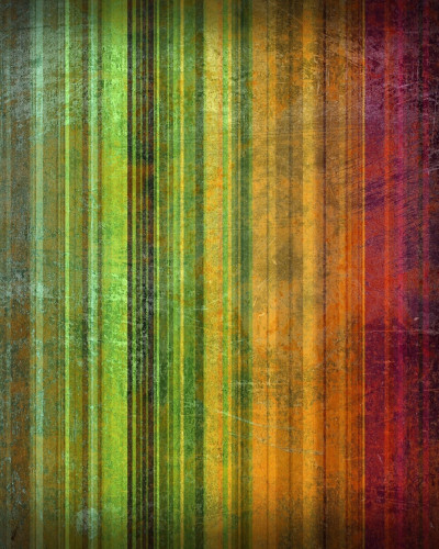 Tapet cu dungi colorate, cu nuanțe calde și vii, perfect pentru a crea o atmosferă primitoare.