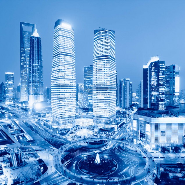 Tapet urban cu vedere nocturnă asupra orașului Shanghai