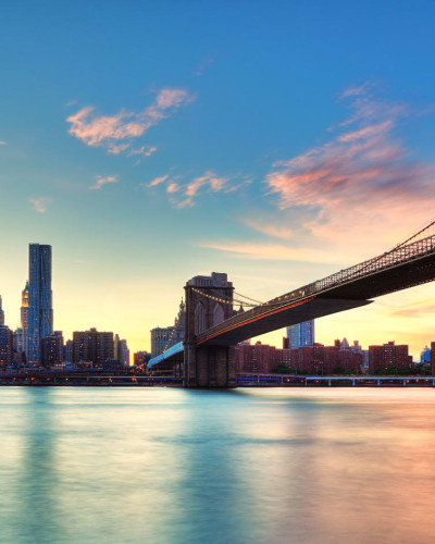 East River tapet, imagine cu Podul Brooklyn si orasul New York la apus
