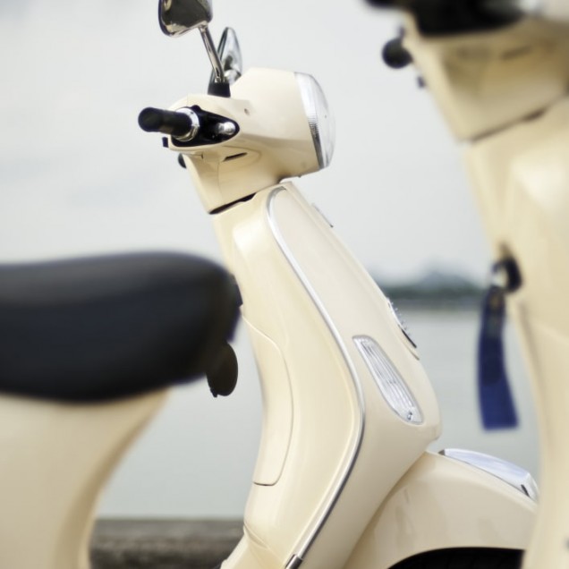 Tapet Vespa, decoratiune perete, tapet italian, tapet motociclete, decor modern