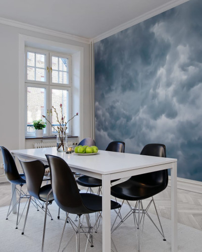 Fototapet Cumulus, cu nori pufosi pe un fundal albastru delicat, in interiorul unei camere de dining