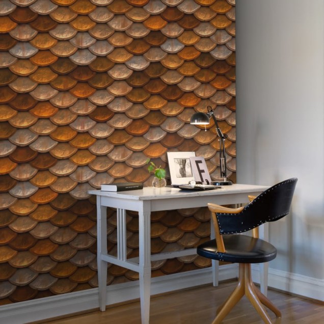 Tapet cu un design unic care imită solzii de pește în nuanțe de auriu și bronz