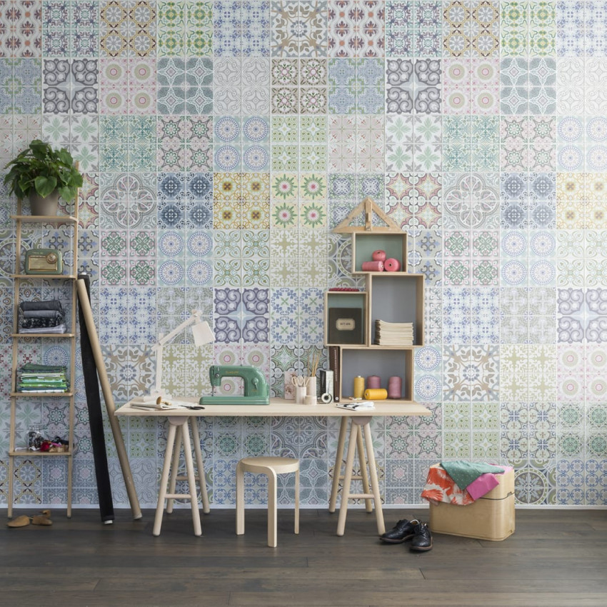 Tapet geometric cu model marocan in negru și alb, perfect pentru un accent contemporan in living, dormitor sau birou.